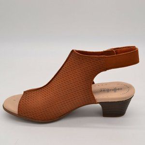 Clarks Valarie James - Sandales à Talon Pour Femme En Nubuck Perforé - Confort Et Style